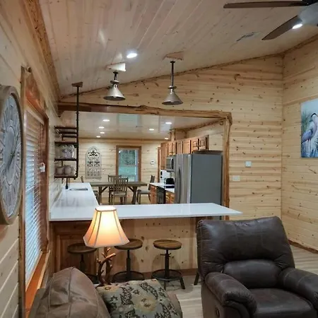 Toledo Queen Lakefront Custom 4 Bedroom Home, Boathouse